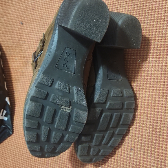 Shoes - Picture 3 of 3